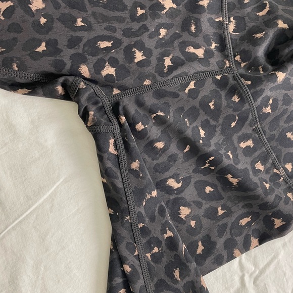 SOLD// Varley Montero High Waist Cheetah Print Cropped Leggings - Picture 5 of 14